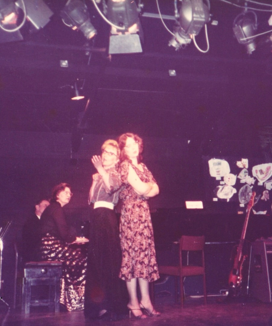 1986 Oliver, Cats and a Musical Evening at The Stables