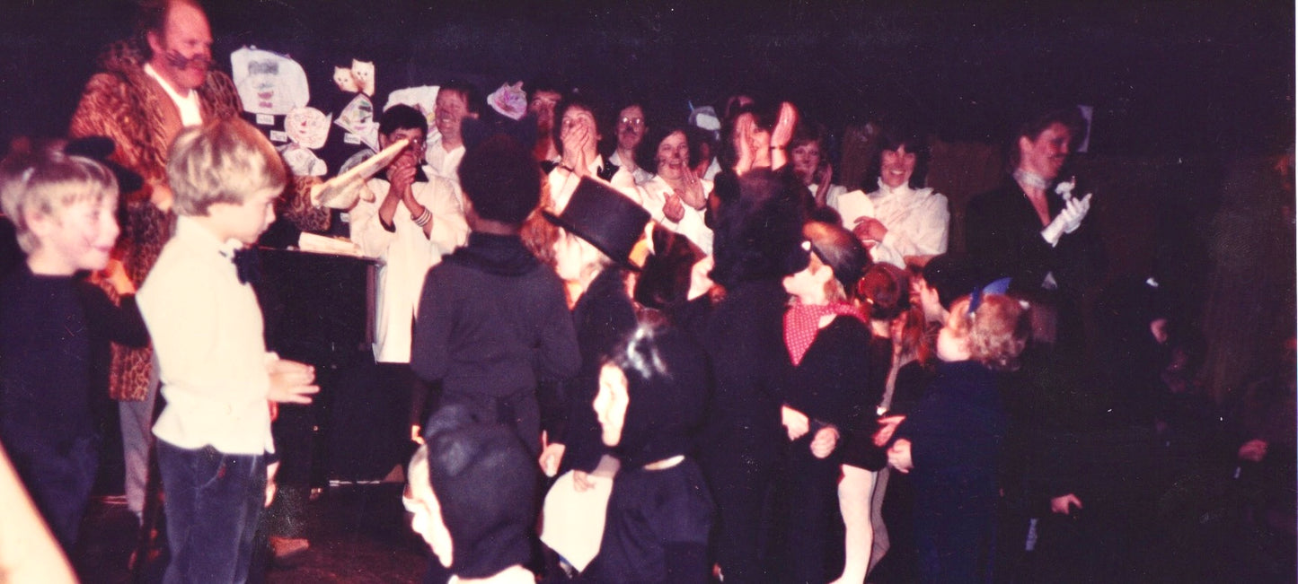 1986 Oliver, Cats and a Musical Evening at The Stables