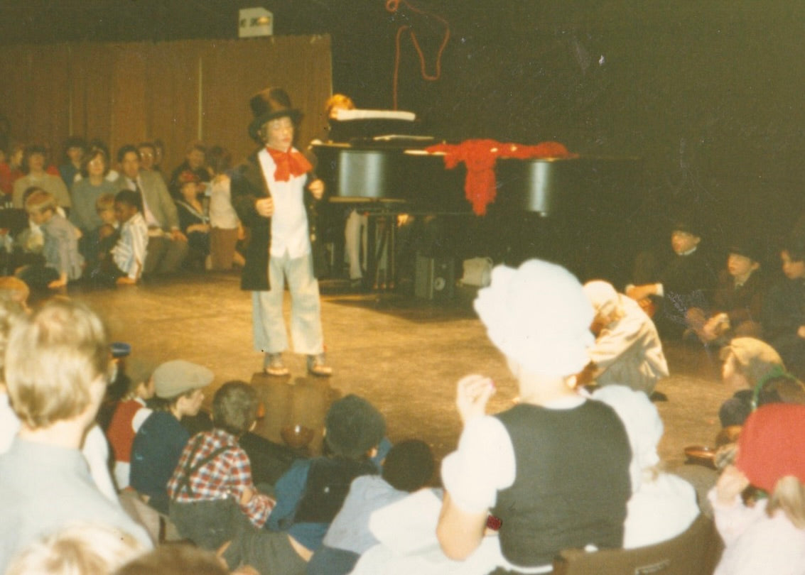 1986 Oliver, Cats and a Musical Evening at The Stables